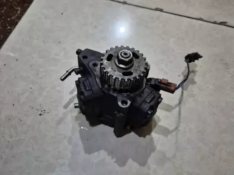 Land rover 2.7 dizel matoru üçün yanacaq nasosu